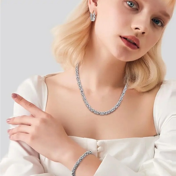 Byzantine Chain Design Jewelry Set Including a Necklace, Bracelet, And Earrings - Picture 9 of 10